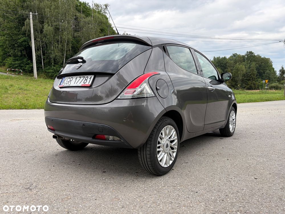 Lancia Ypsilon 1.2 8V Elefantino S&S - 15