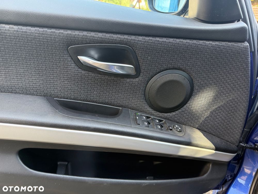 BMW Seria 3 320i - 21