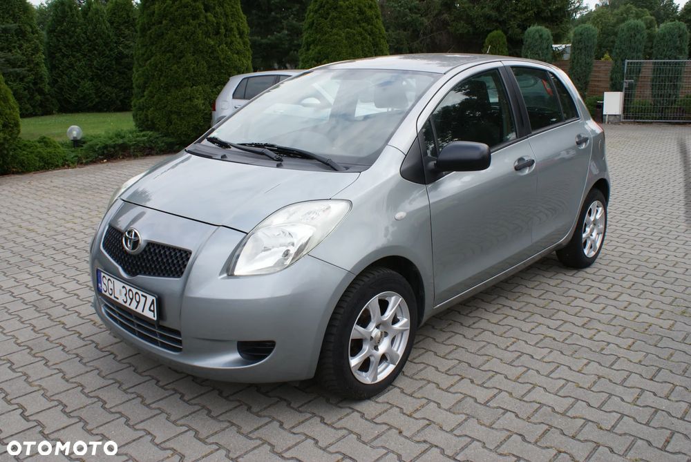 Toyota Yaris - 1