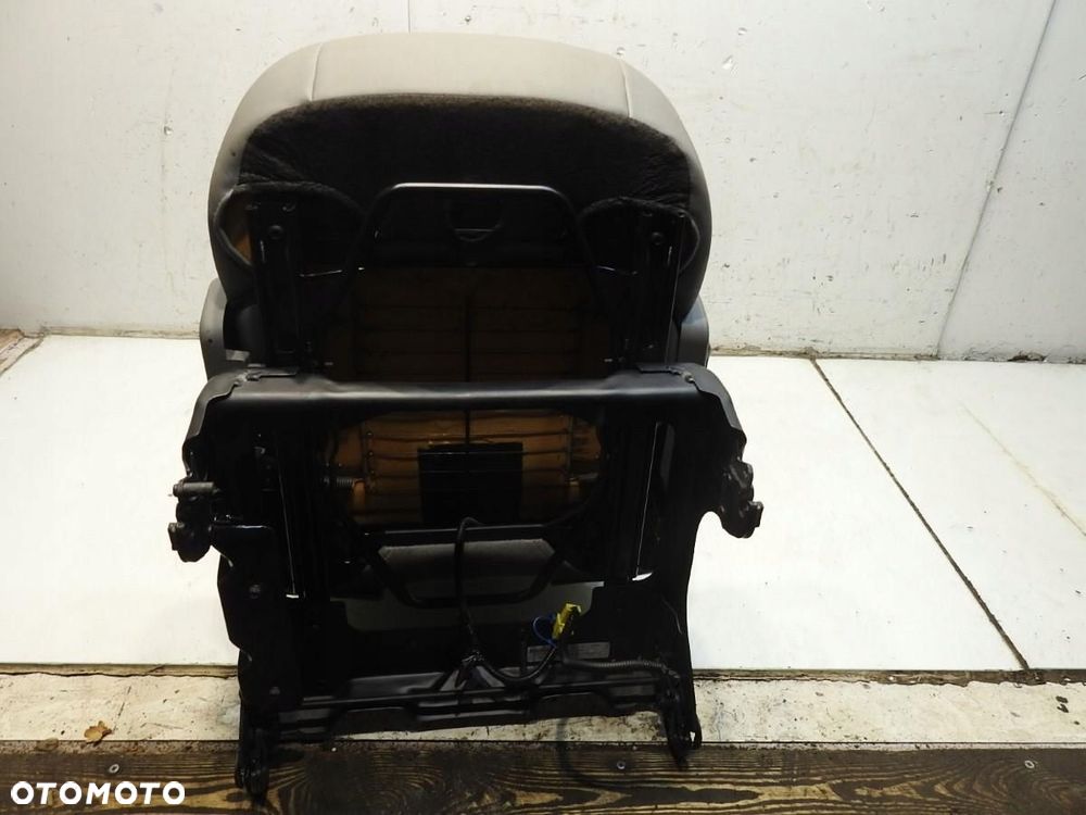 FOTEL LEWY TYŁ II RZĄD CHEVROLET UPLANDER - 10