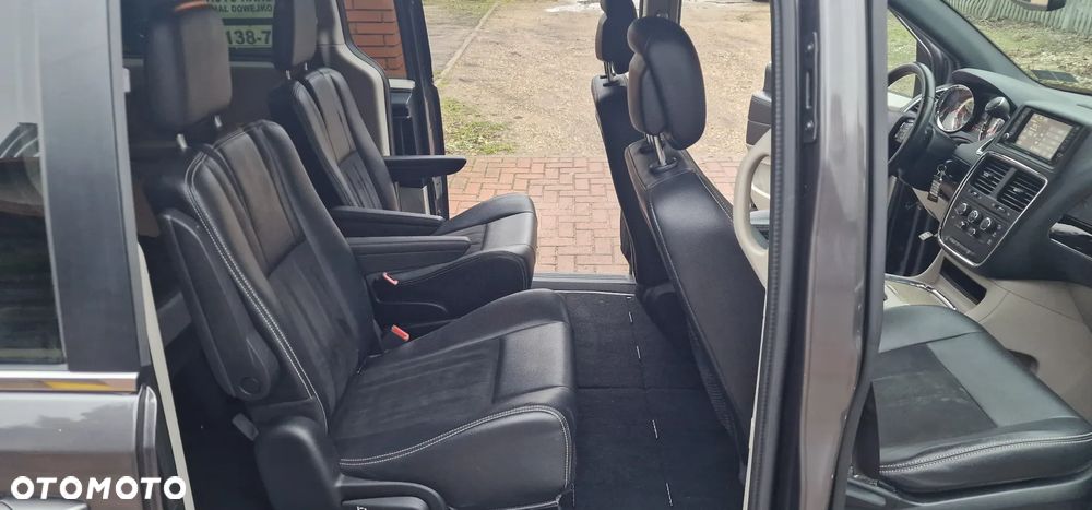 Dodge Grand Caravan - 31