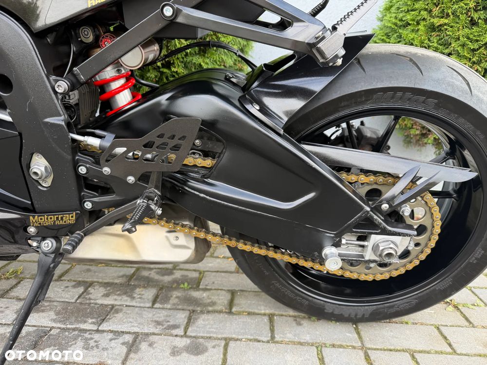 BMW S - 32