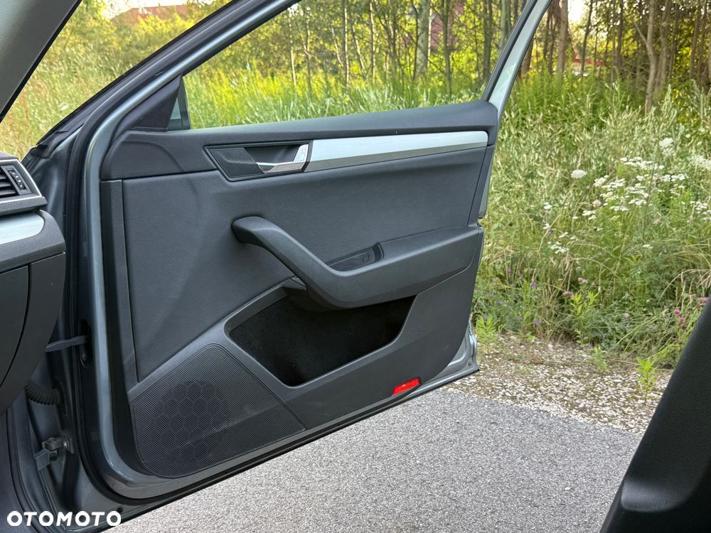Skoda Superb 1.6 TDI Ambition Greenline - 22