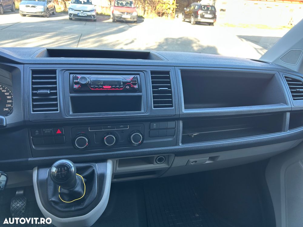 Volkswagen Transporter - 9