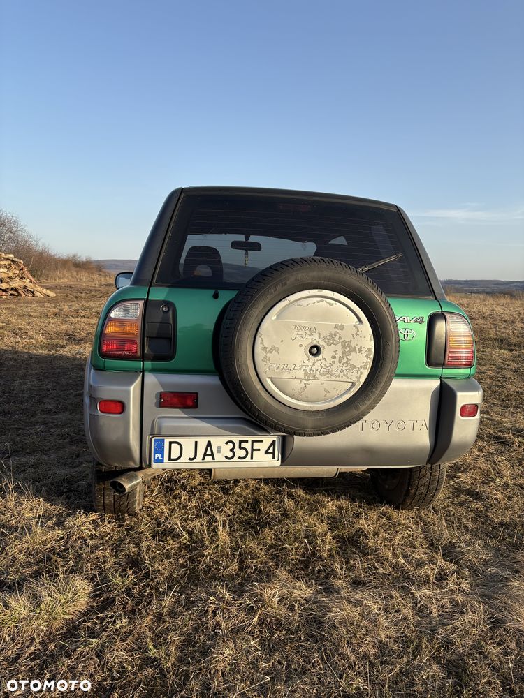 Toyota RAV4 - 2