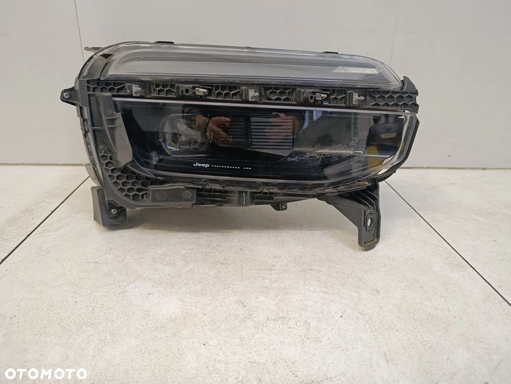 Lampa reflektor full led prawy przód eu Jeep Avenger - 1