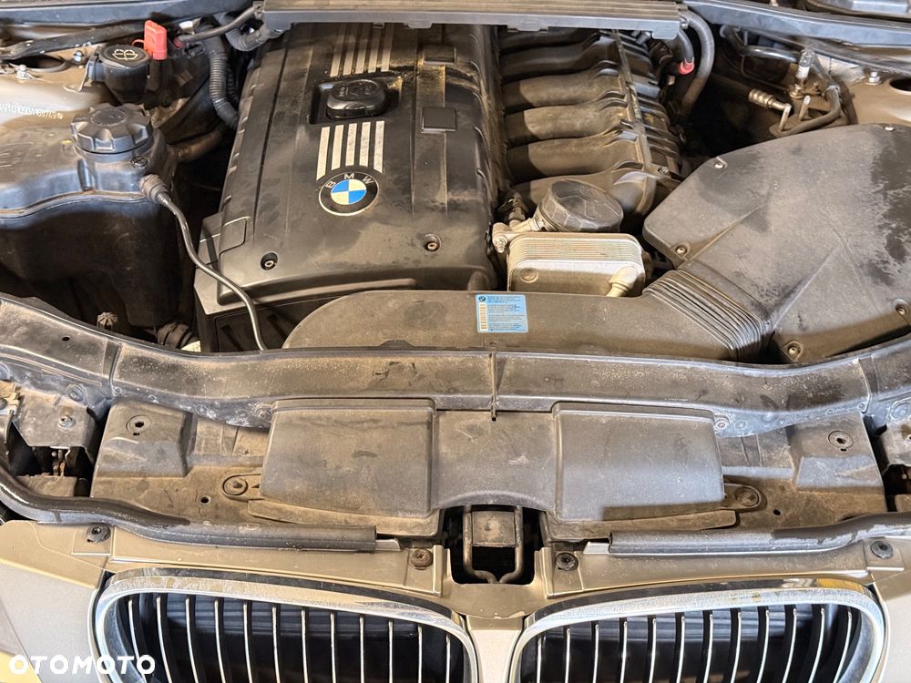 BMW Seria 3 325i - 10