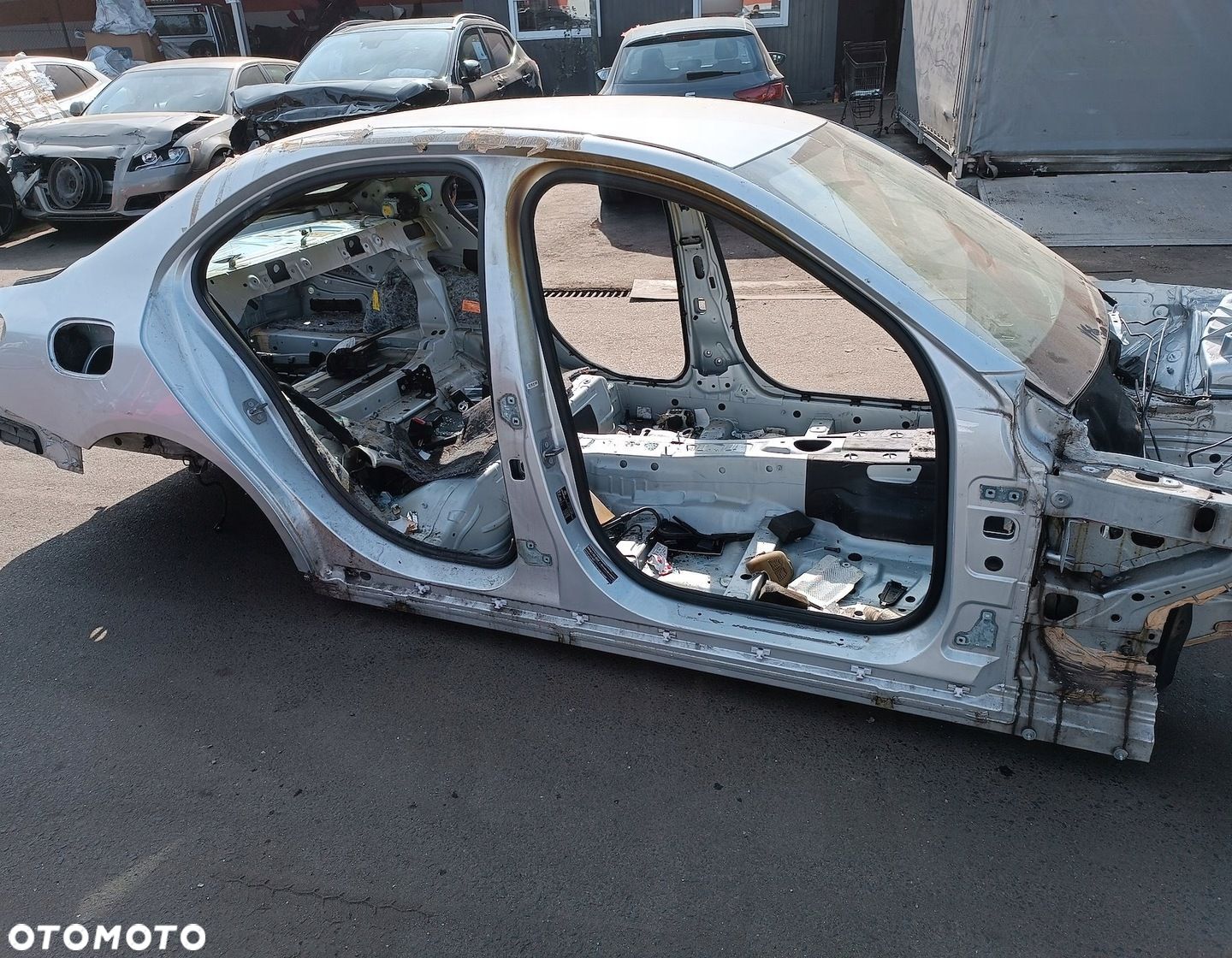 PRÓG SŁUPEK PRAWY MERCEDES C220D W205 2018R - 1
