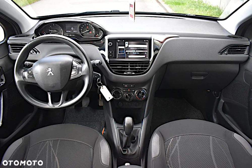 Peugeot 208 - 6