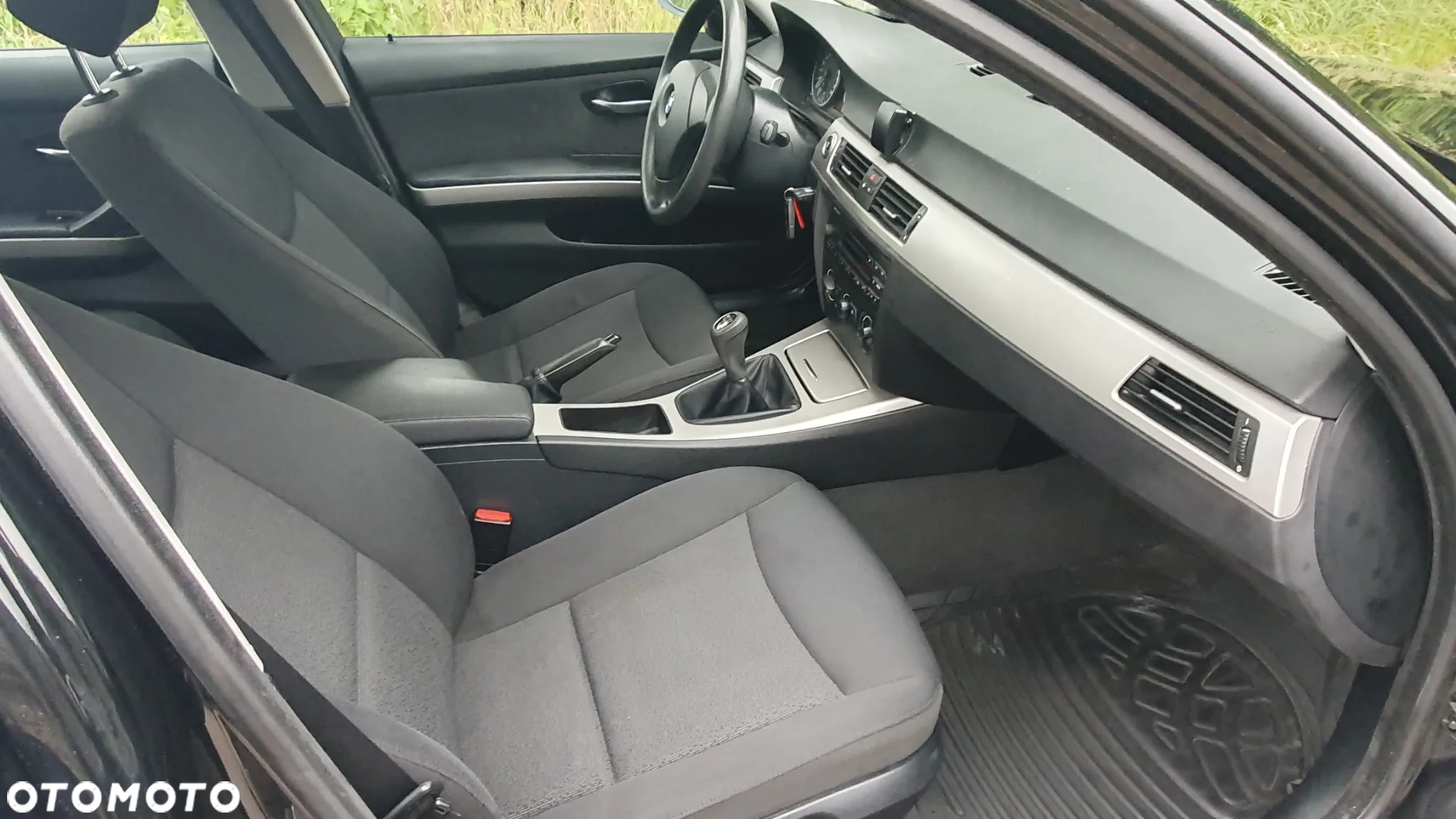 BMW Seria 3 318i - 24