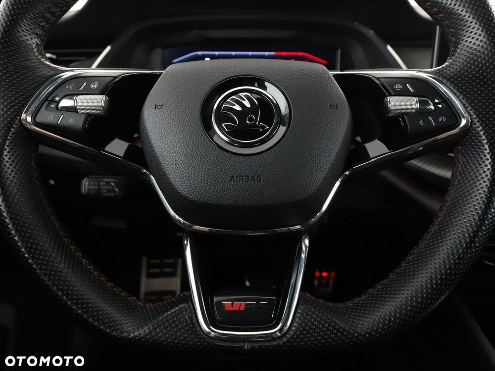 Skoda Octavia 2.0 TDI DSG RS - 21