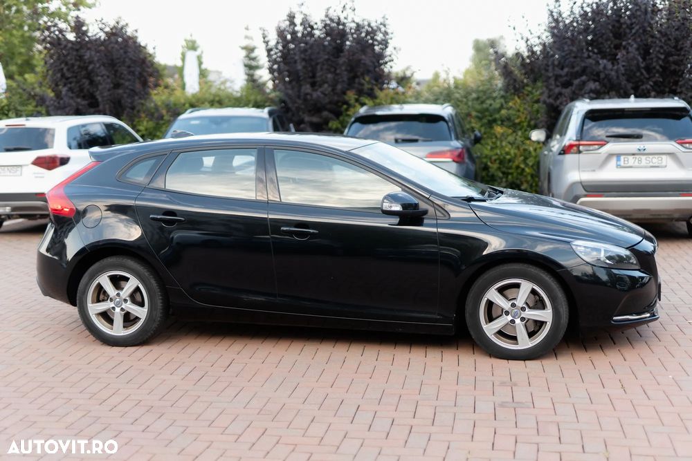 Volvo V40 T4 Powershift Momentum - 1