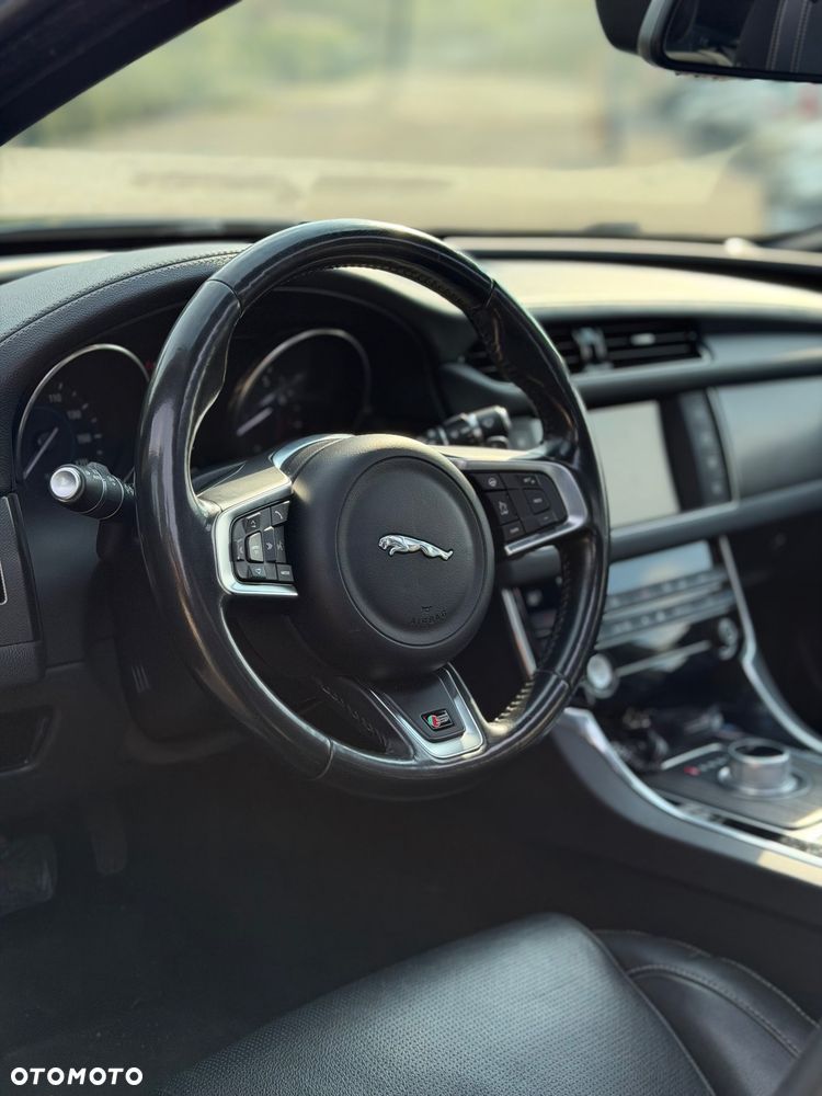 Jaguar XF 3.0 V6 S - 13