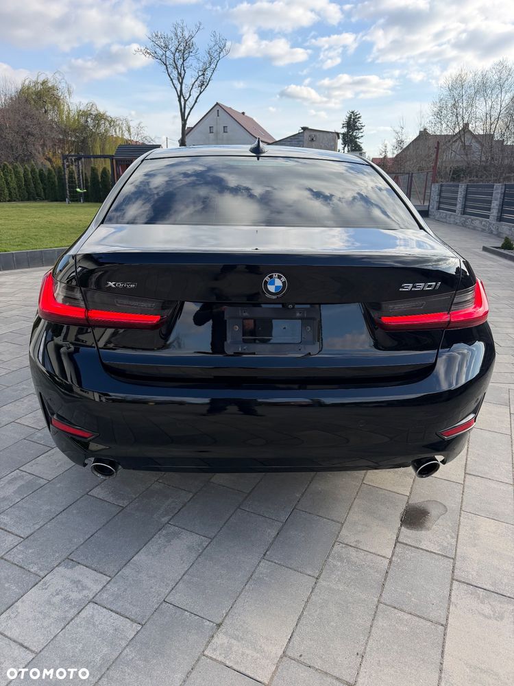 BMW Seria 3 330i xDrive - 6