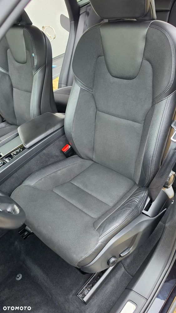 Volvo XC 60 B4 D AWD Momentum Pro - 16