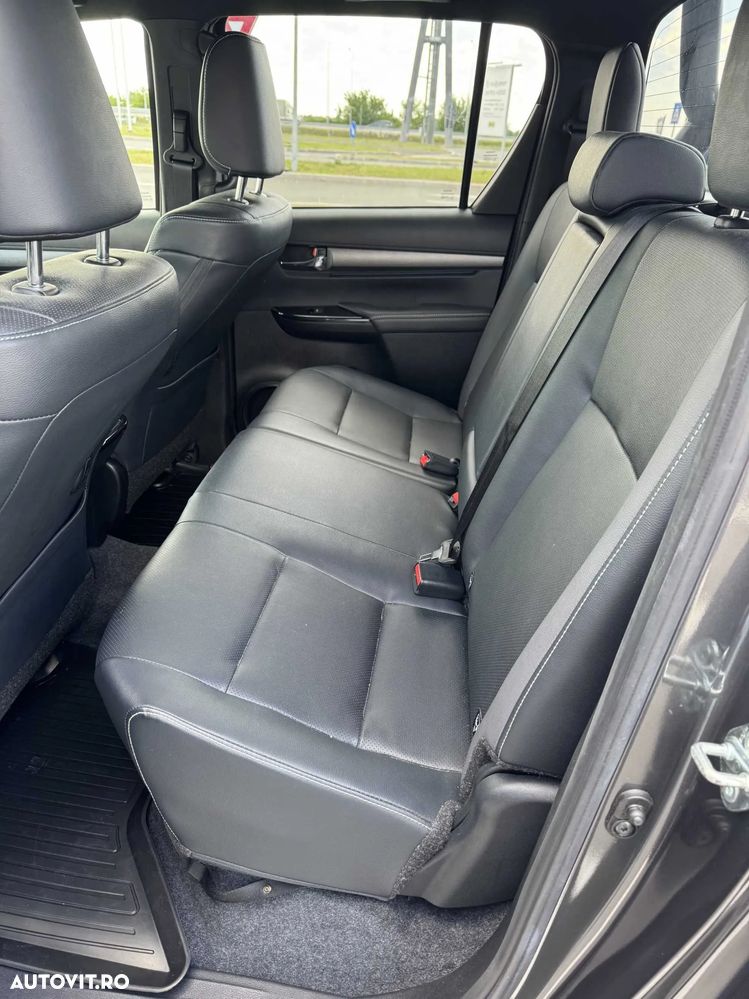 Toyota Hilux 2.8D 204CP 4x4 Double Cab AT Invincible - 8