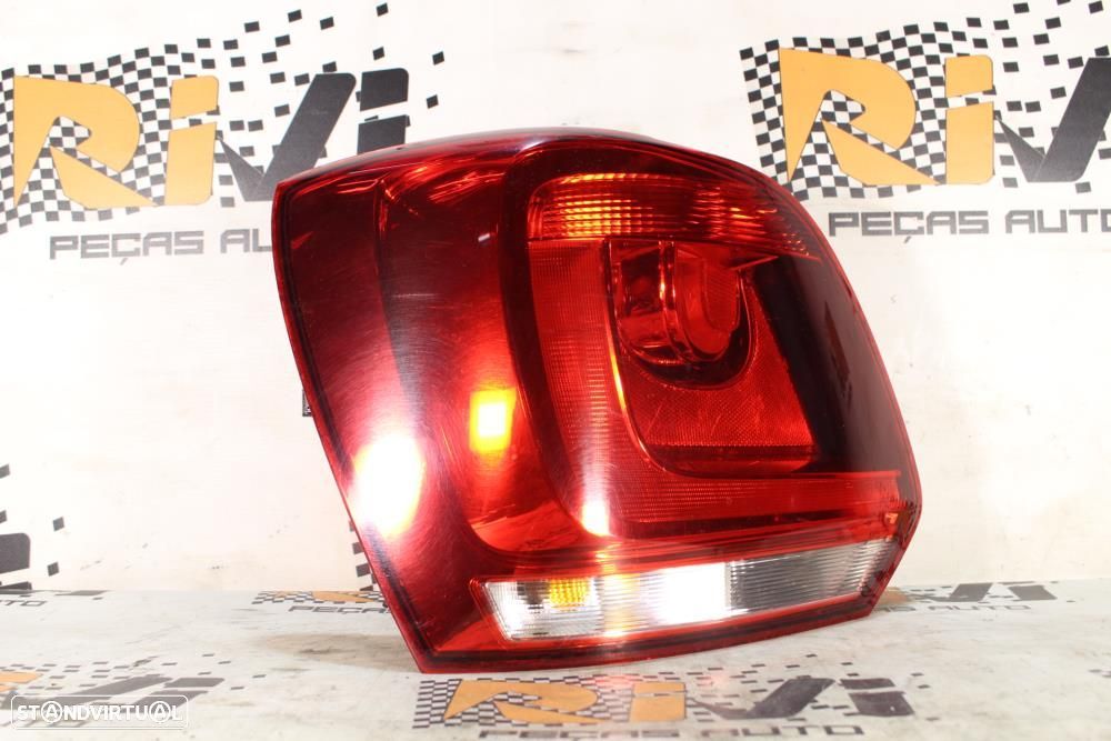 Farolim Esquerdo Volkswagen Polo (6R1, 6C1)  6R0945095j / 6R0945111b / - 2