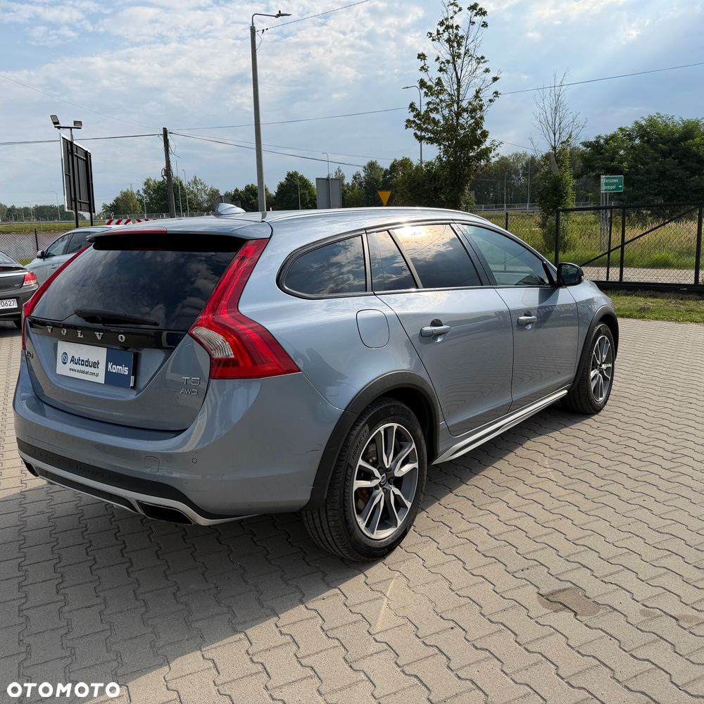Volvo V60 Cross Country - 7
