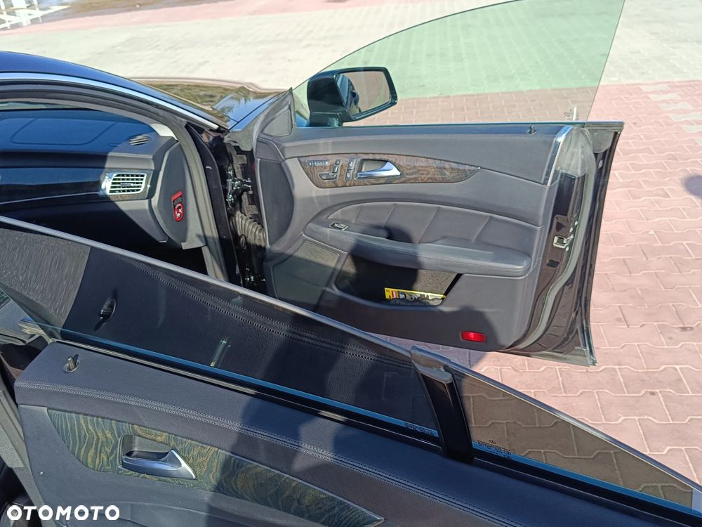 Mercedes-Benz CLS 500 4Matic BlueEFFICIENCY 7G-TRONIC - 24