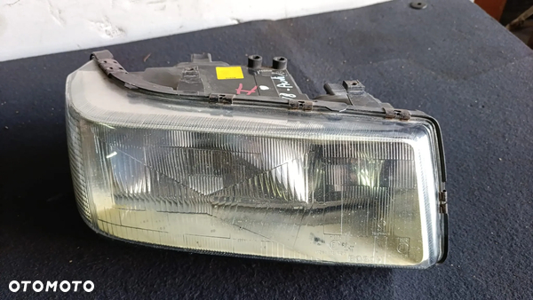 Lampa przednia prawa reflektor przedni Audi v8 d11/100/200