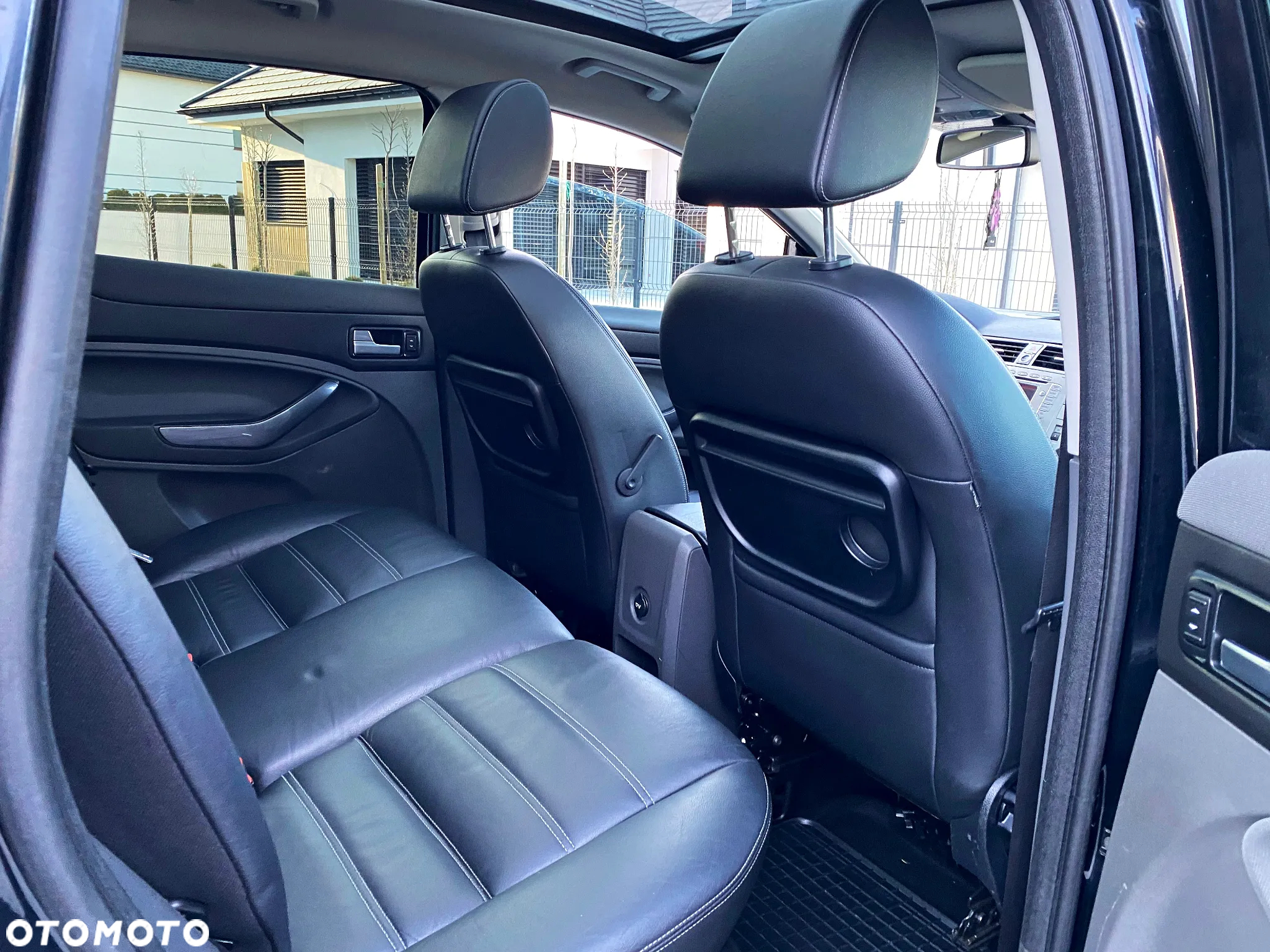 Ford Kuga 2.0 TDCi 2x4 Titanium - 24