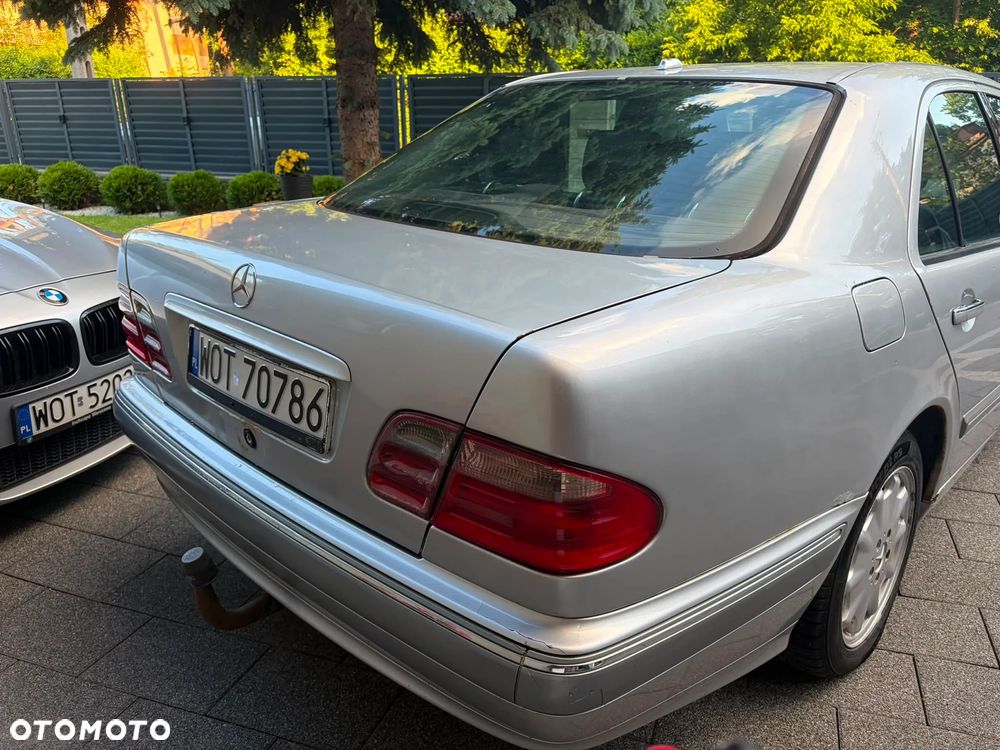 Mercedes-Benz Klasa E - 6