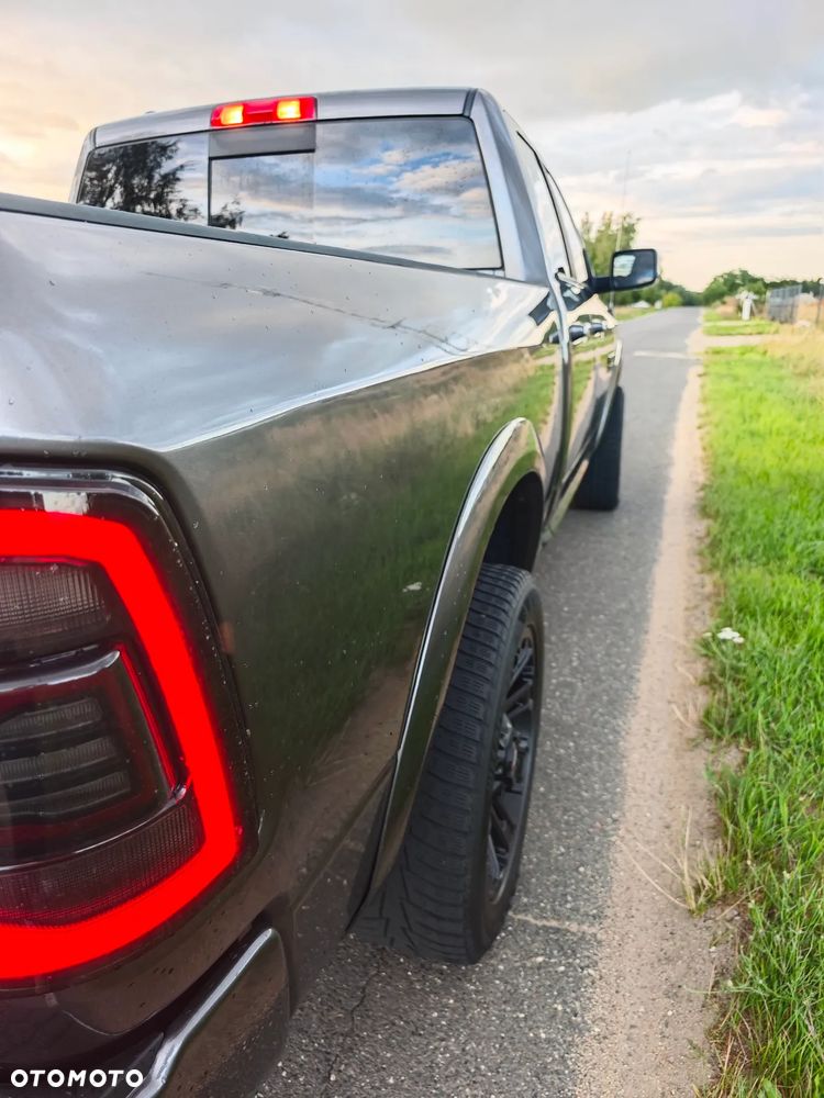 Dodge RAM 1500 5.7 4x4 - 19