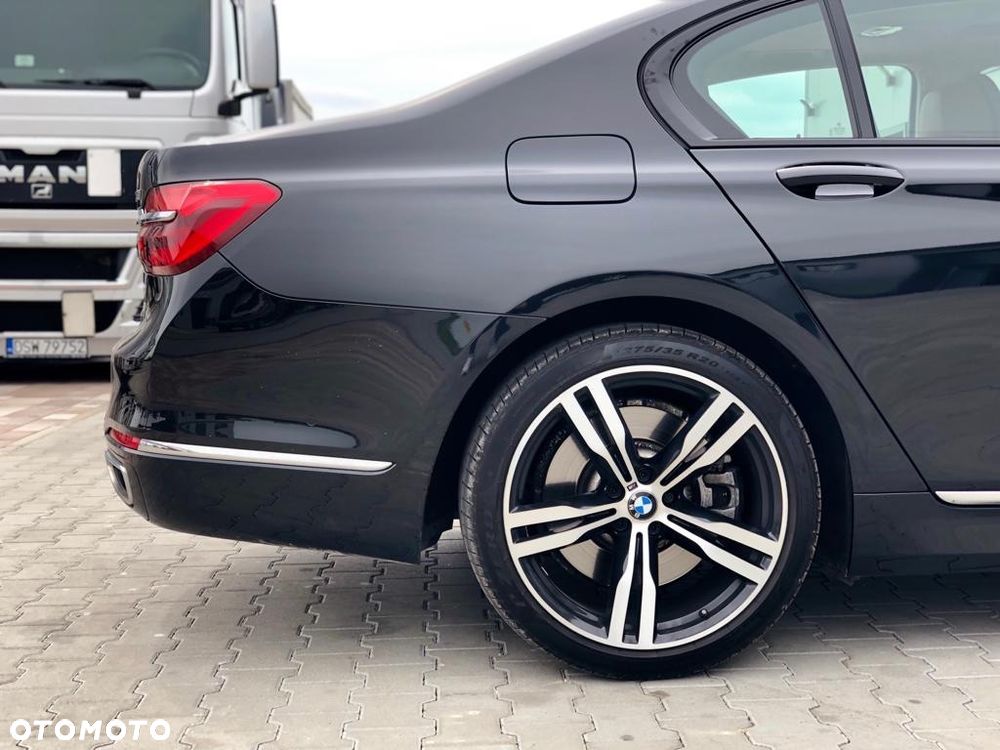 BMW Seria 7 750i xDrive - 6