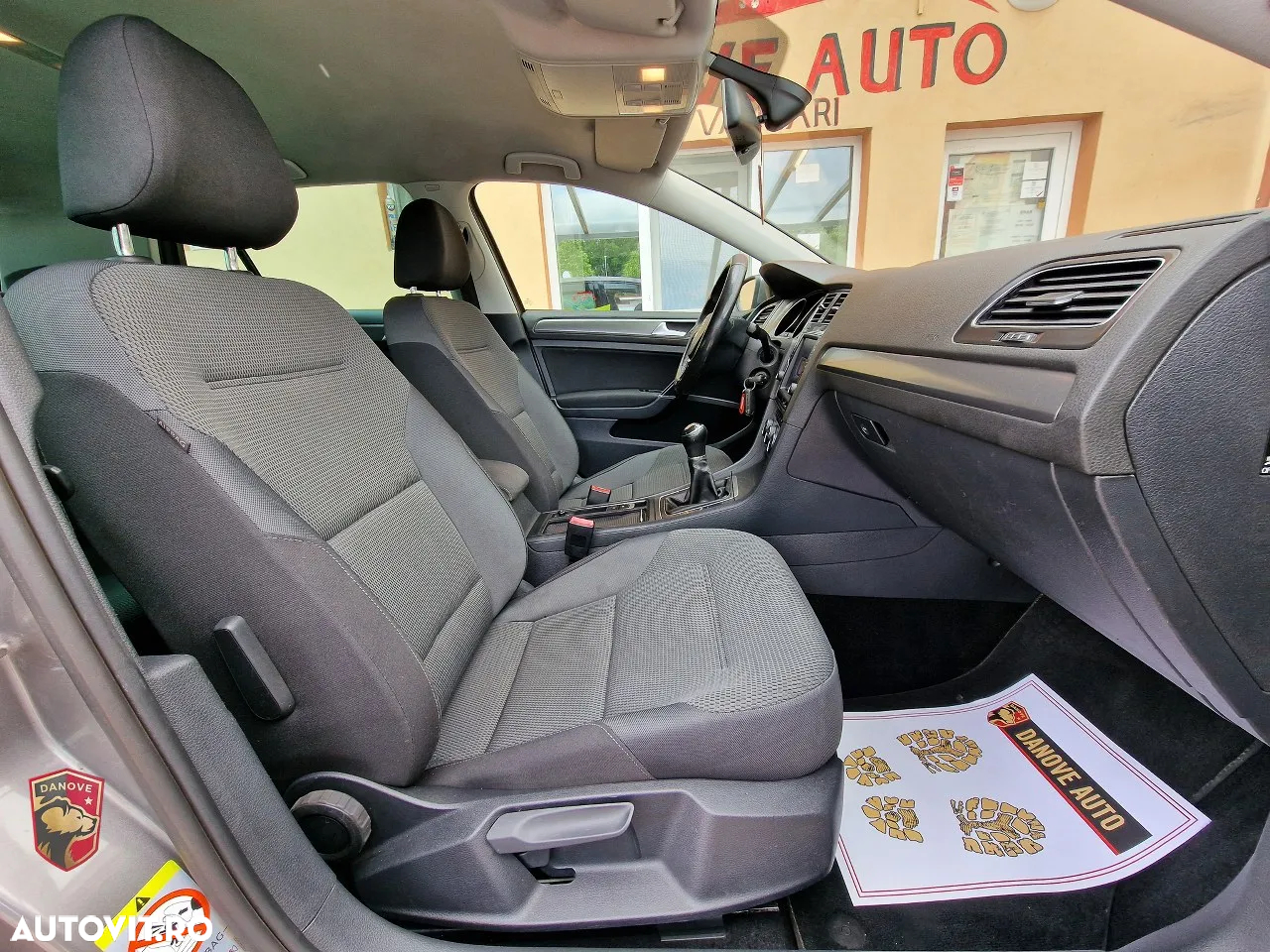 Volkswagen Golf 1.6 TDI BlueMotion Technology Comfortline - 13