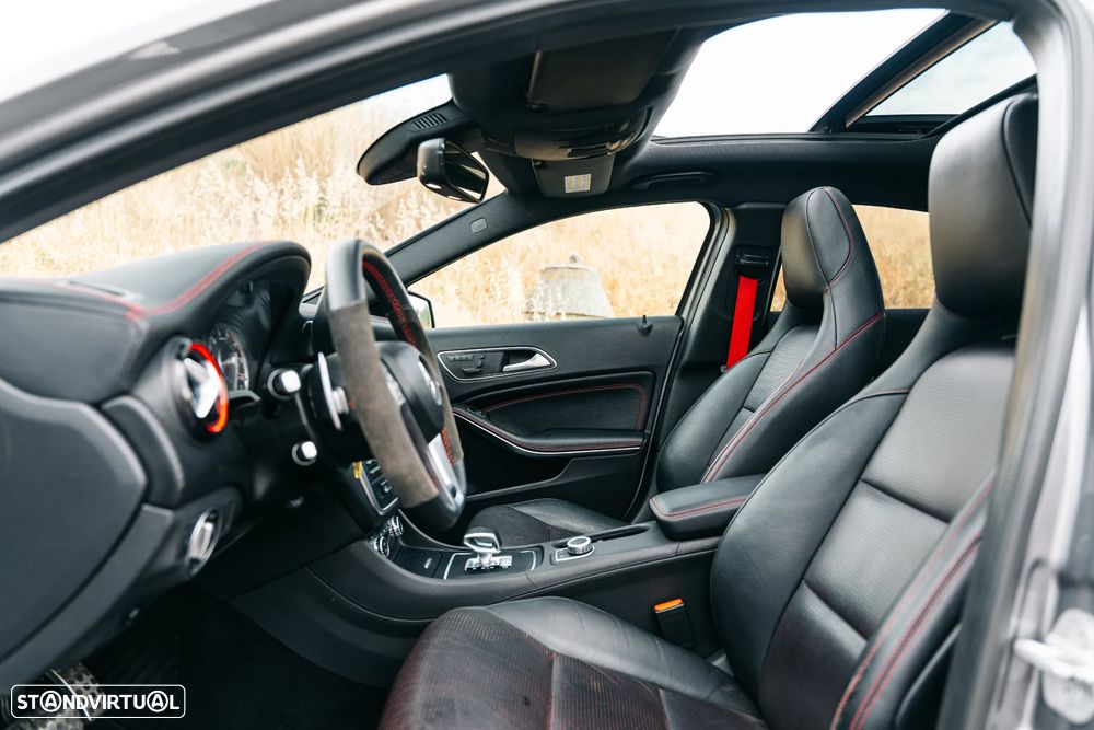 Mercedes-Benz A 45 AMG 4-Matic - 22