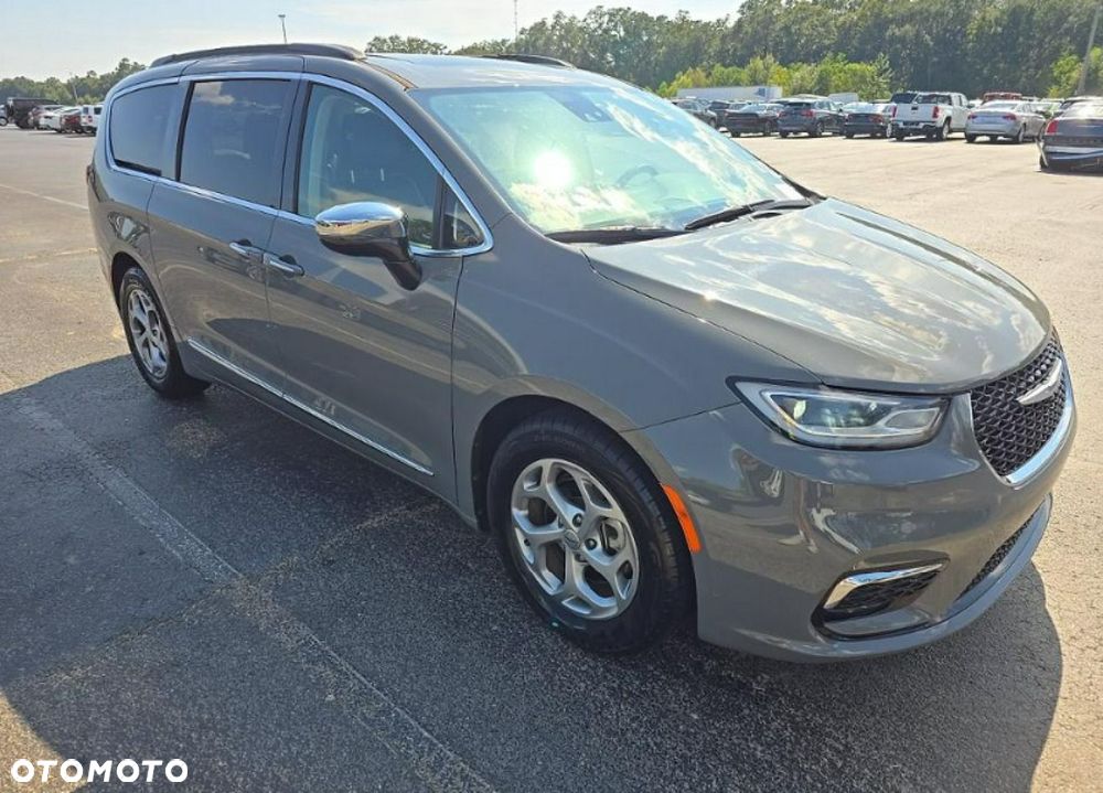 Chrysler Pacifica - 3