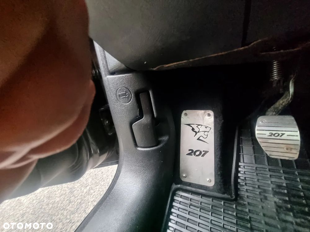 Peugeot 207 1.4 16V Presence - 28