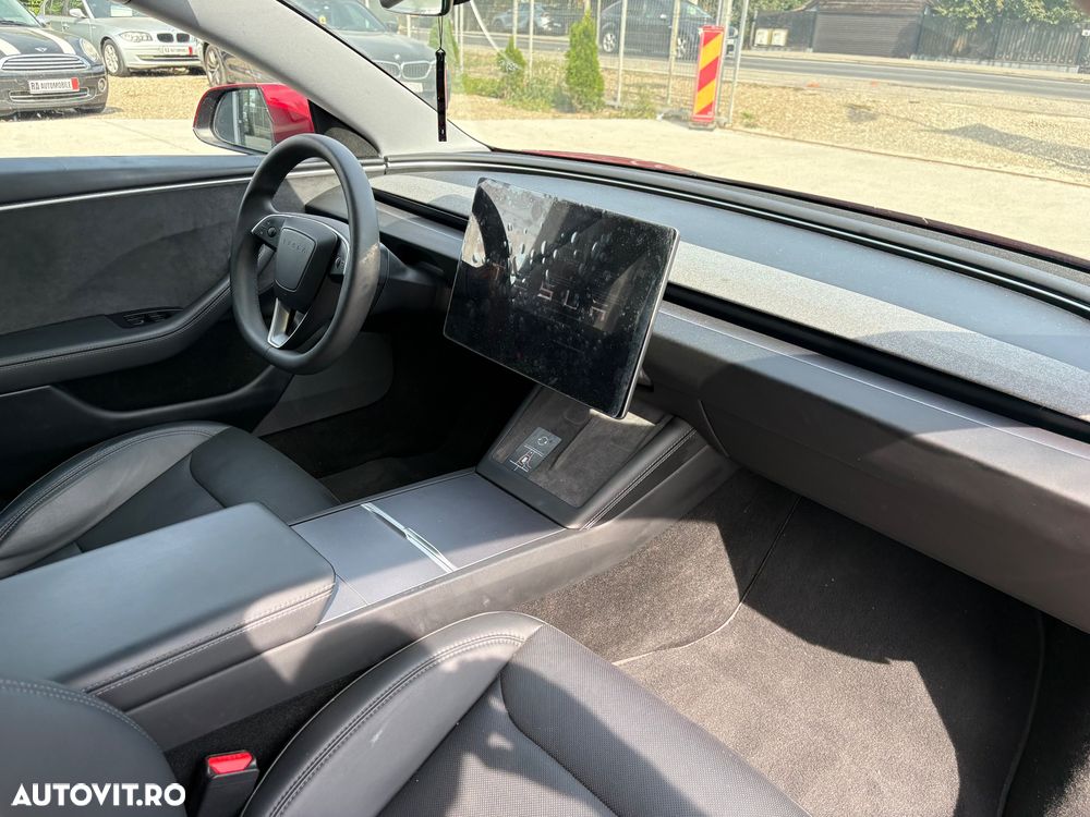 TESLA Model 3 2025 — imagine 8