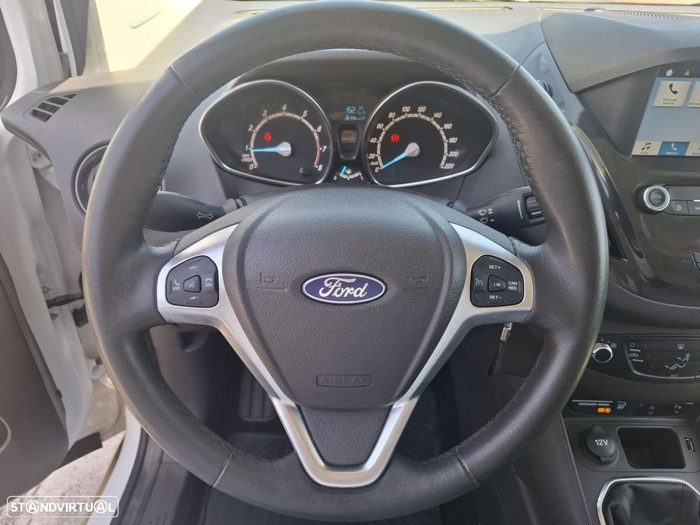 Ford Tourneo Courier 1.0 EcoBoost Titanium - 17