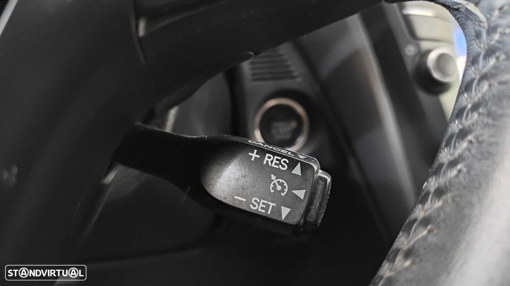 Toyota Avensis Touring Sports 2.0 D-4D Exclusive+GPS - 41