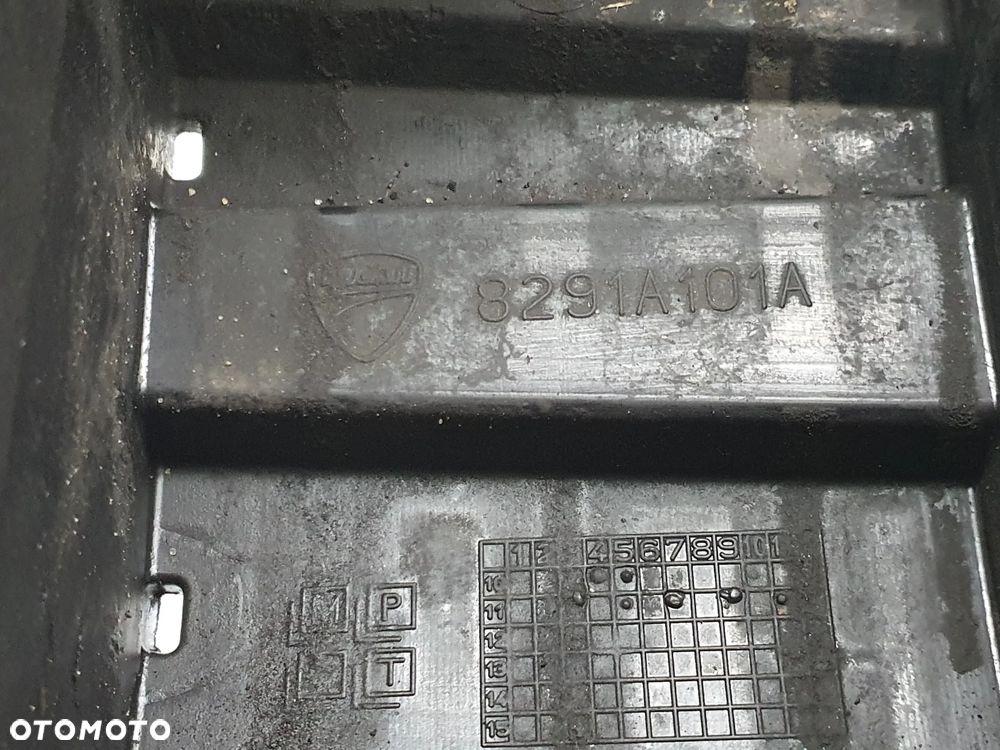PODSTAWA AKUMULATORA OBUDPOWA PLUG MOCOWANIE   DUCATI DIAVEL - 9
