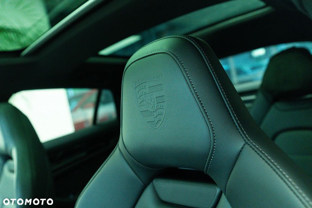 Porsche Panamera 4 E-Hybrid PHEV - 28