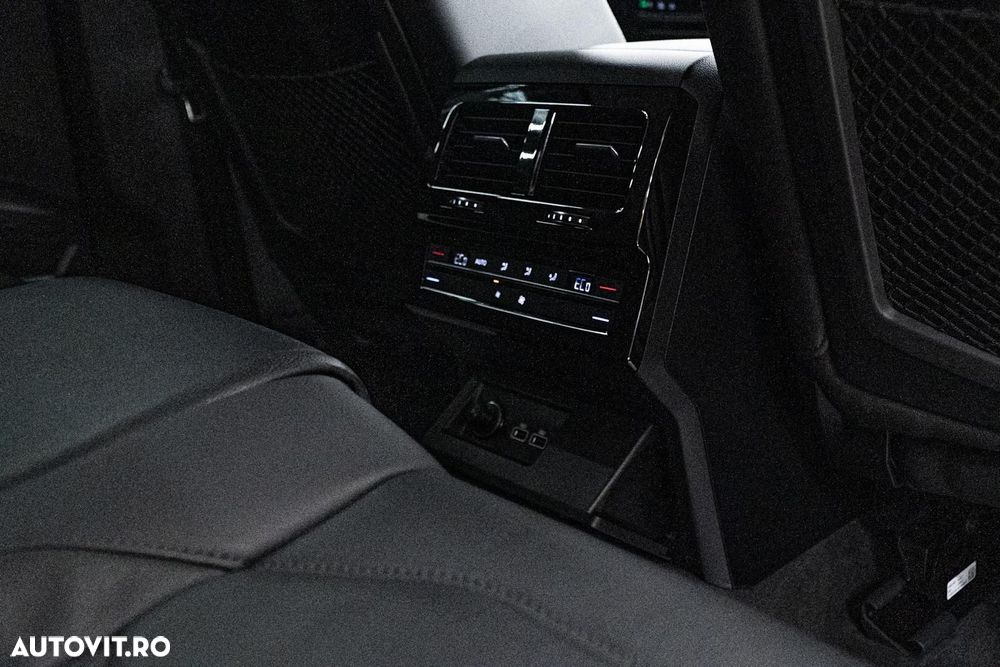 Volkswagen Touareg V6 TDI 4MOTION Elegance - 31