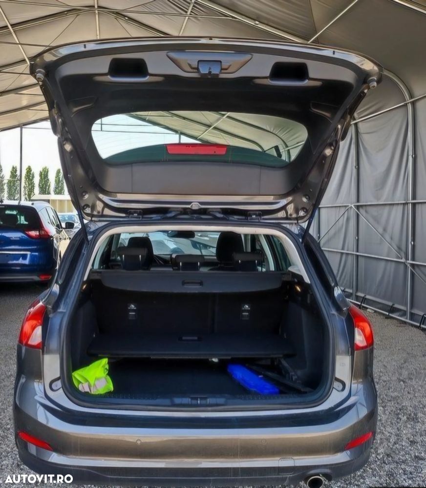 Ford Focus - 11