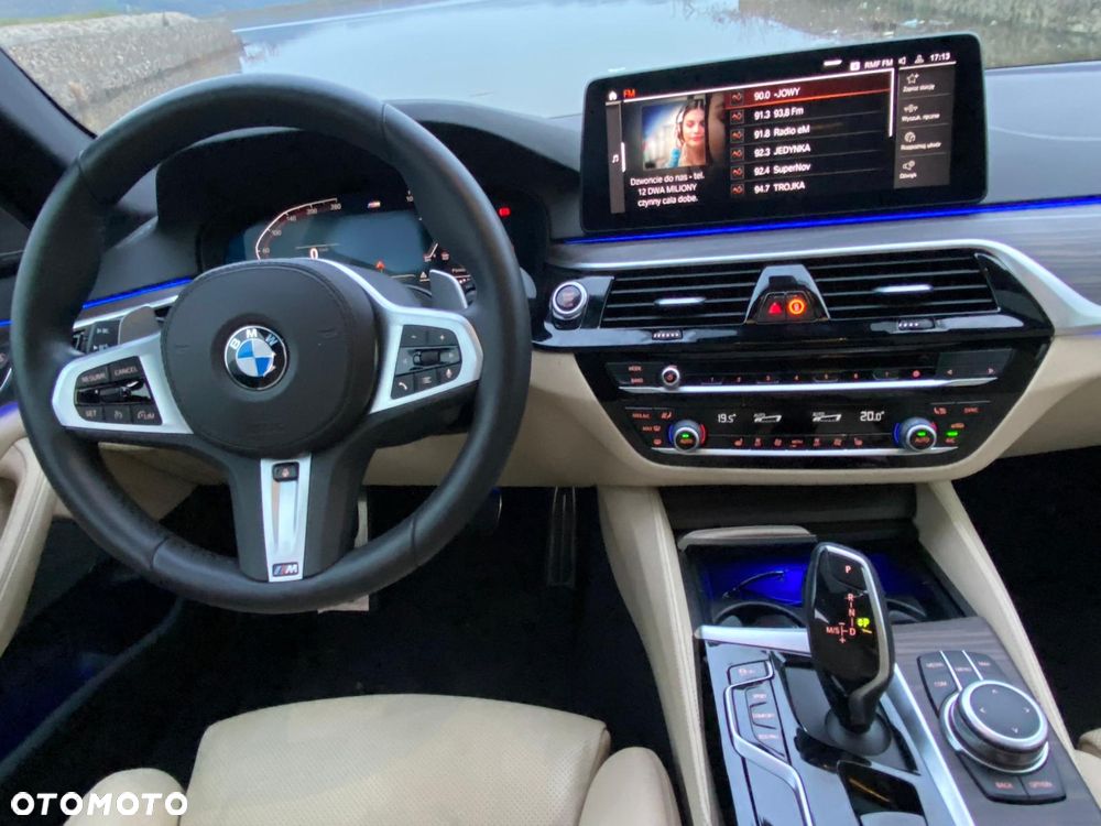 BMW Seria 5 540i xDrive Luxury Line sport - 2