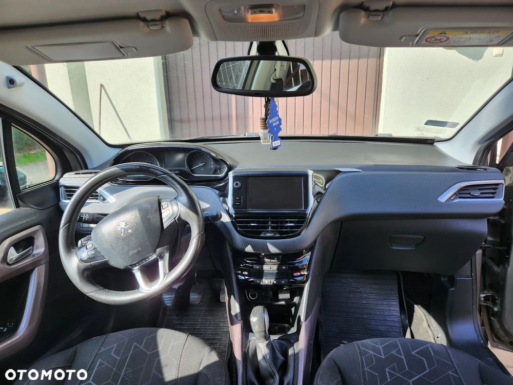 Peugeot 2008 1.2 Pure Tech Style S&S - 4