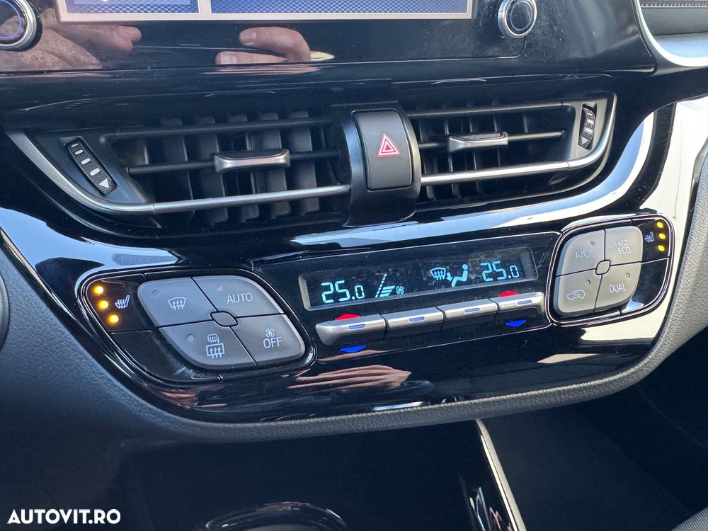 Toyota C-HR 2.0 Hybrid Team Deutschland - 14