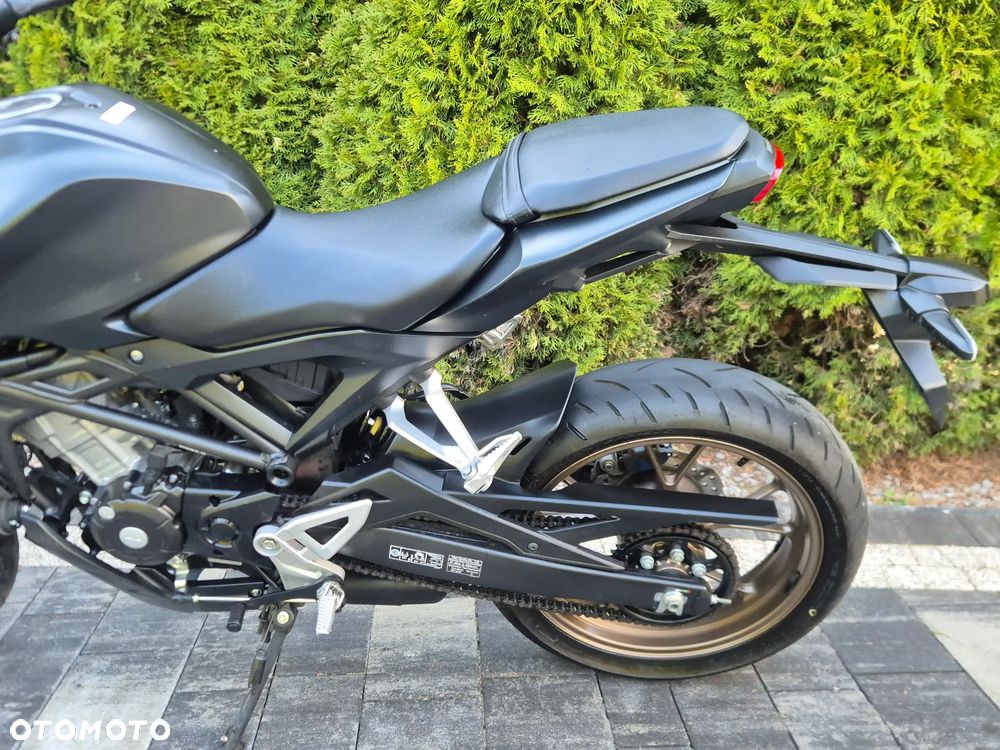 Honda CB - 16