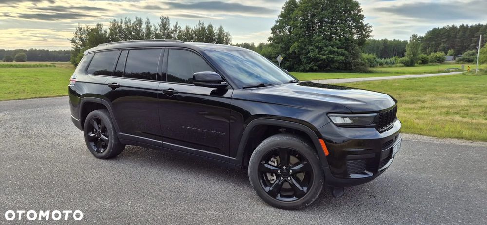 Jeep Grand Cherokee - 23