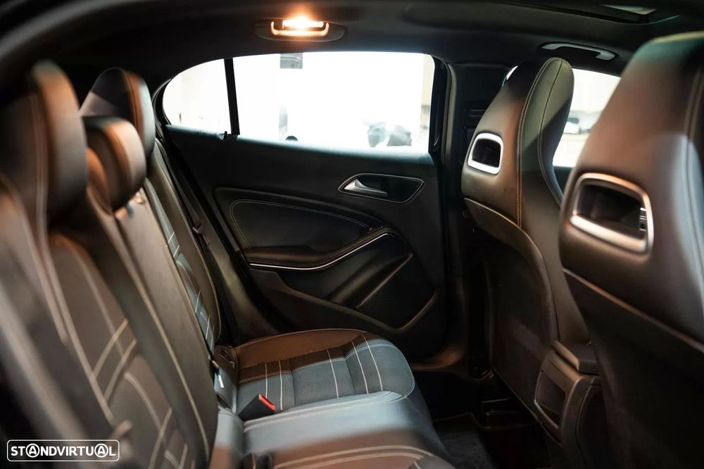 Mercedes-Benz GLA 180 CDI Urban - 14