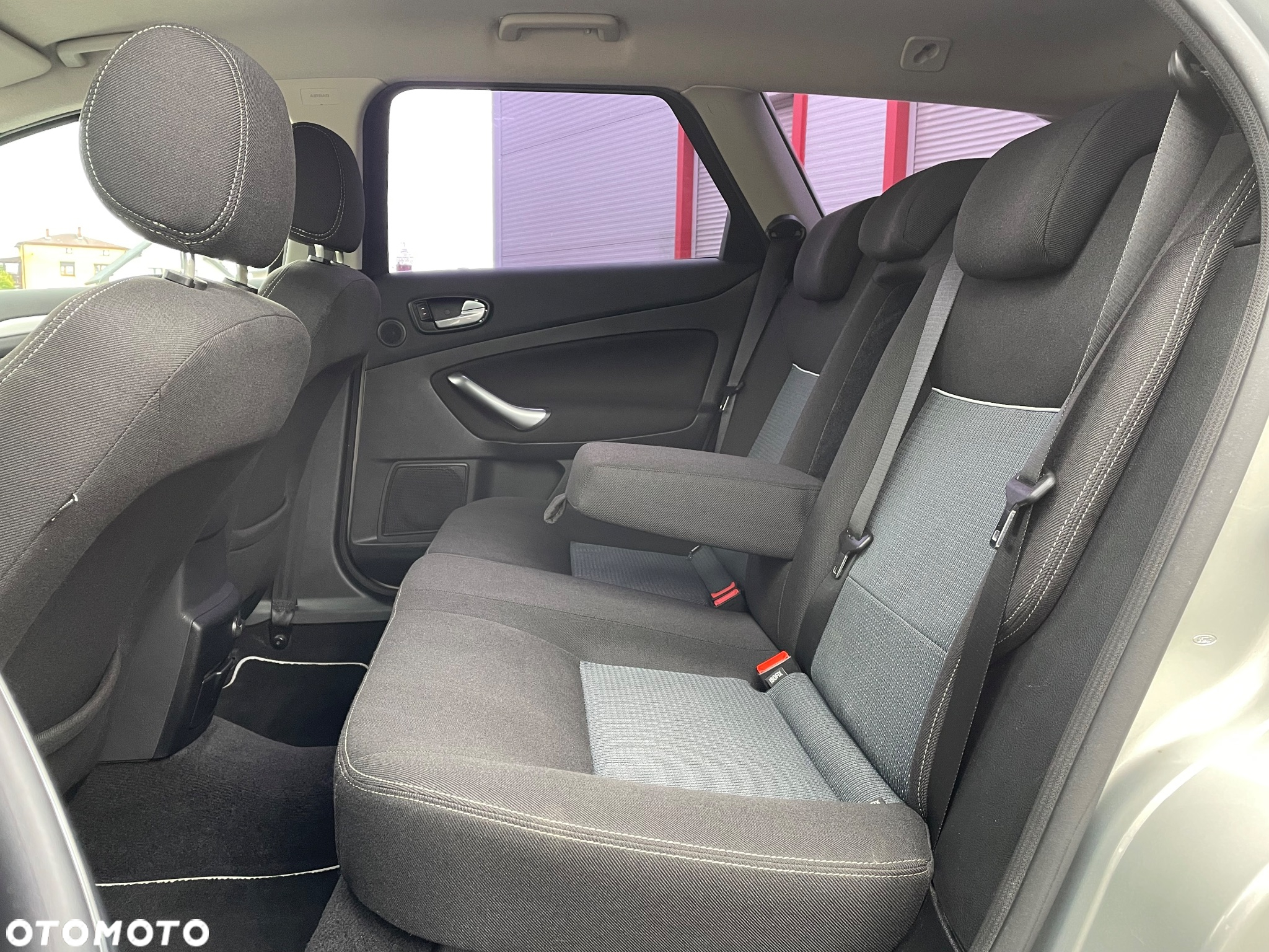Ford Mondeo 1.6 Silver X - 18