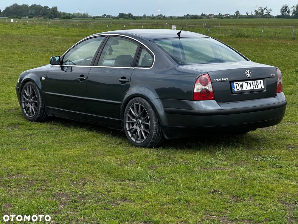 Volkswagen Passat 1.9 TDI Comfortline - 7