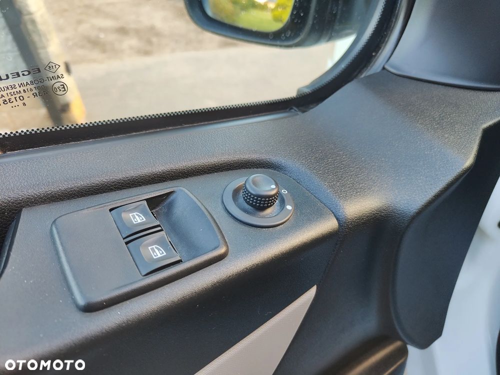 Renault Trafic - 13