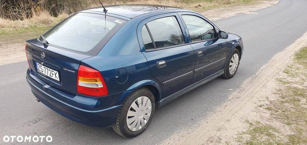 Opel Astra 1.4 - 4