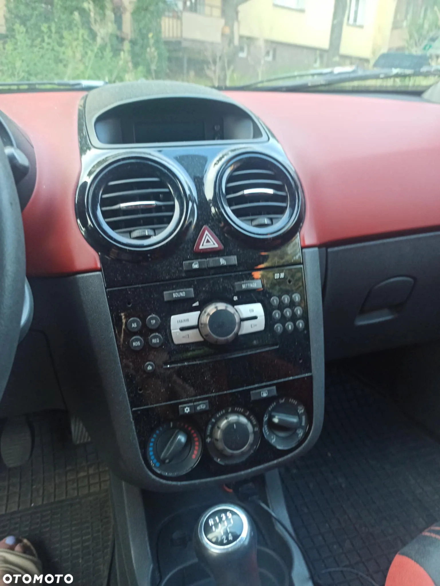 Opel Corsa 1.4 16V Cosmo - 8